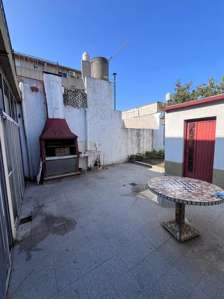 Casa Ideal Familia Grande o Consultorios Quilmes 916 - Castelar - Image 2