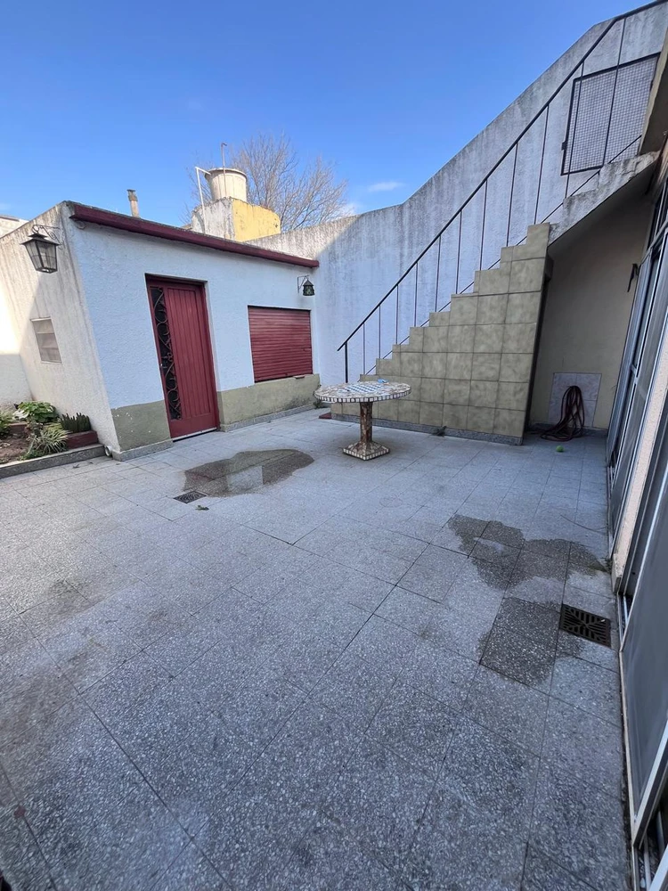 Casa Ideal Familia Grande o Consultorios Quilmes 916 - Castelar - Image 3