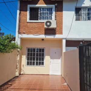 ALQUILER DUPLEX IMPECABLE. En buena zona de Hurlingham