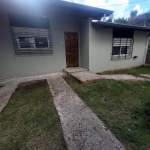 ALQUILADA- Casa 4 ambiente Villa Tesei